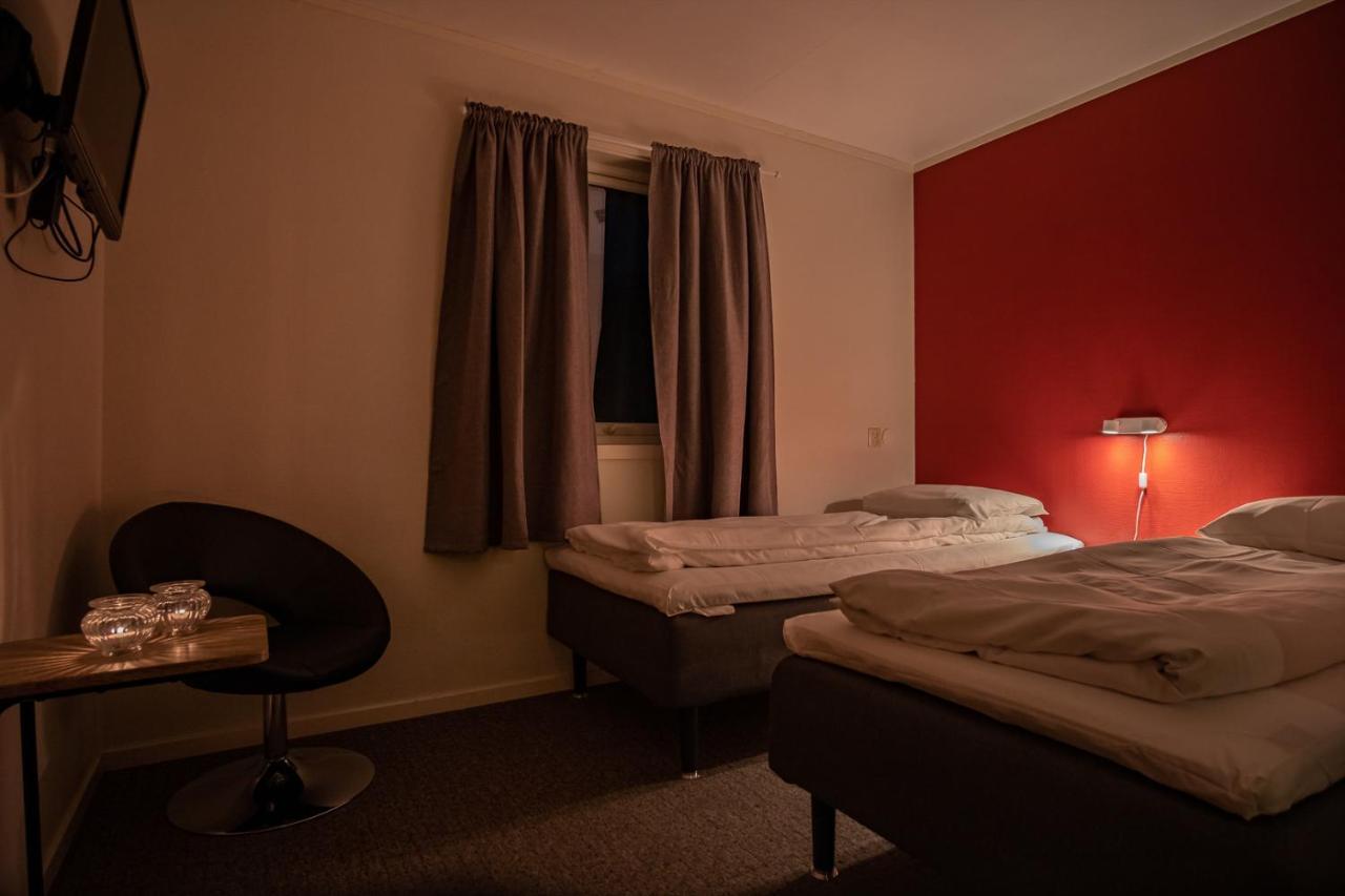 Skagi Bed & Lodge Skaland エクステリア 写真